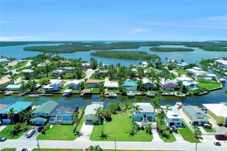 574 Coconut Ave, Goodland, FL 34140