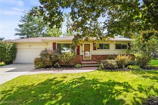 9027 White Oak Dr, Twinsburg, OH 44087
