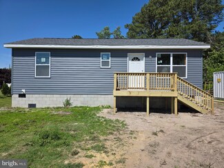 26404 Franklin Ln, Crisfield, MD 21817