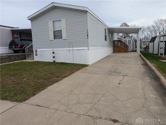 1042 Apple Blossom Ln, Sidney, OH 45365