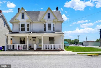 105 N York St, Etters, PA 17319
