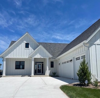 1746 N River Rd, River Hills, WI 53217
