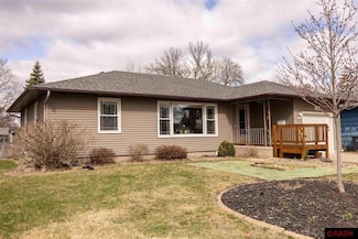 110 Electa Blvd, Mankato, MN 56001