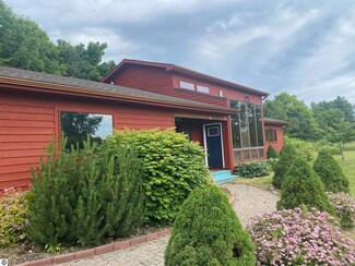 14429 Center Rd, Traverse City, MI 49686