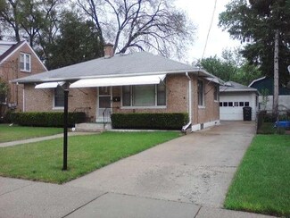 19 S Orchard Ave, Waukegan, IL 60085