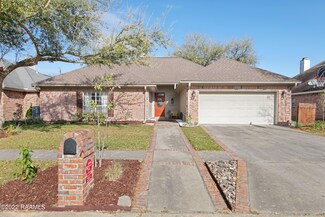 202 Ashland Park Dr, Lafayette, LA 70508