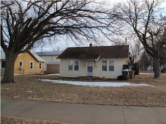 415 E 5th St, Haven, KS 67543