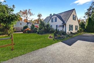 1 Andrew St, Green Brook, NJ 08812