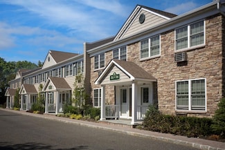 184 Hallock Rd Unit 5H2, Lake Grove, NY 11755