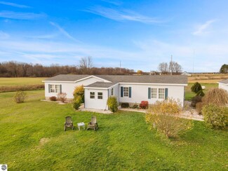 4433 Hamlin Rd, Grawn, MI 49637
