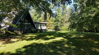 12 Willow Dr, Orono, ME 04473