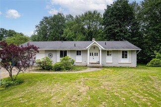 2966 Bancroft Rd, Fairlawn, OH 44333