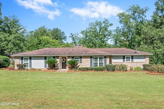 822 8th St, Chipley, FL 32428