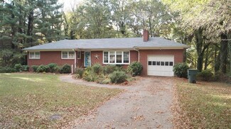 300 W Roosevelt St, Mayodan, NC 27027
