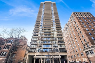 3150 N Sheridan Rd Unit 27A, Chicago, IL 60657