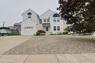 32 Toppinglift Dr, Bayville, NJ 08721