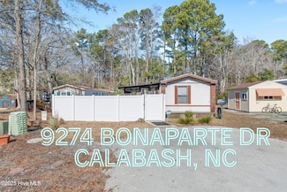 9274 Bonaparte Dr SW, Calabash, NC 28467