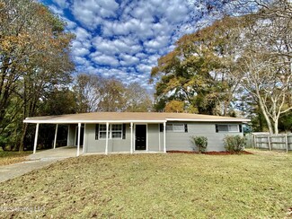 3208 Maxine Dr, Pearl, MS 39208