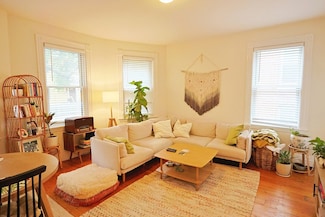 8 Perry St Unit 1, Brookline, MA 02445