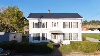 717 Washington St, Elizabeth, WV 26143