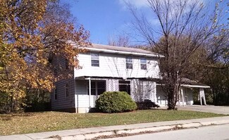 2709 Chestnut St, Rockford, IL 61102