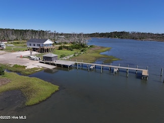 203 Old Carteret Rd, Smyrna, NC 28579