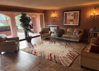 2066 Saint Johns Ave Unit 304, Highland Park, IL 60035