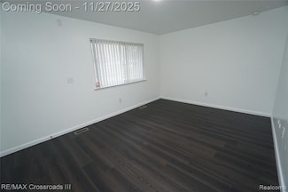 11012 Jackson St, Belleville, MI 48111