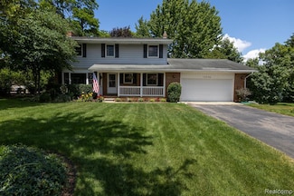 10420 Cedar Point Dr, White Lake, MI 48386