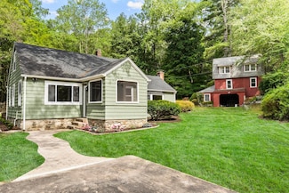 205 Great Quarter Rd, Sandy Hook, CT 06482