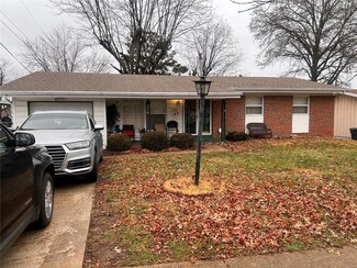 8435 Bridle Spur Dr, Hazelwood, MO 63042