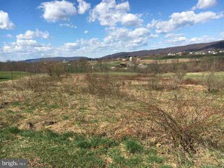 5 3rd St, Millersburg, PA 17061