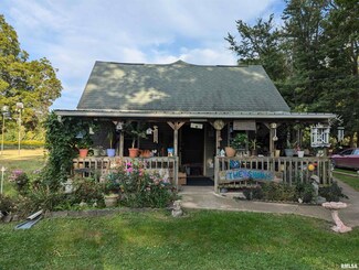 5597 N Woodland Rd, Astoria, IL 61501