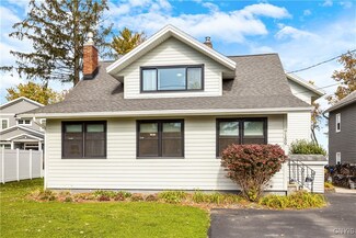 7159 Lakeshore Rd, Cicero, NY 13039