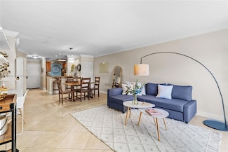 6815 Edgewater Dr Unit 104, Coral Gables, FL 33133