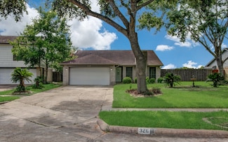 326 Fair Oak Dr, Stafford, TX 77477