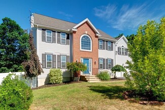 29 Snowy Owl Ln, Worcester, MA 01605