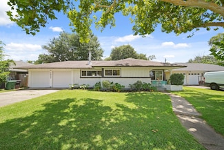5411 Meadow Creek Ln, Houston, TX 77017