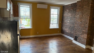 294 Broad St Unit 3, Newark, NJ 07104