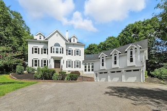 19 Friendship Ln, Red Hook, NY 12571