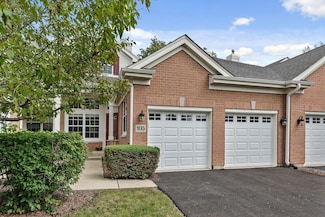 935 Winners Cup Ct, Naperville, IL 60565