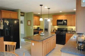 7 Birch Pond Dr, Saugus, MA 01906