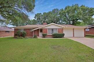 4812 Briarwood Ln, Fort Worth, TX 76103