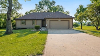 25220 S Blinker Light Rd, Harrisonville, MO 64701