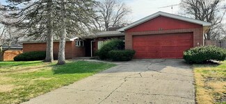 8310 Hawthorne Dr, Munster, IN 46321
