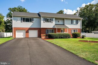 5247 Mitchell St, Alexandria, VA 22312