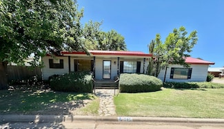 715 W Bryant St, Lockney, TX 79241