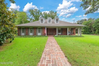 134 Pine Tree Dr, Jackson, TN 38301