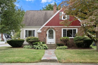 55 Scarborough Rd, Pawtucket, RI 02861