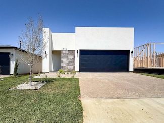 3704 Yoyis St, Laredo, TX 78046